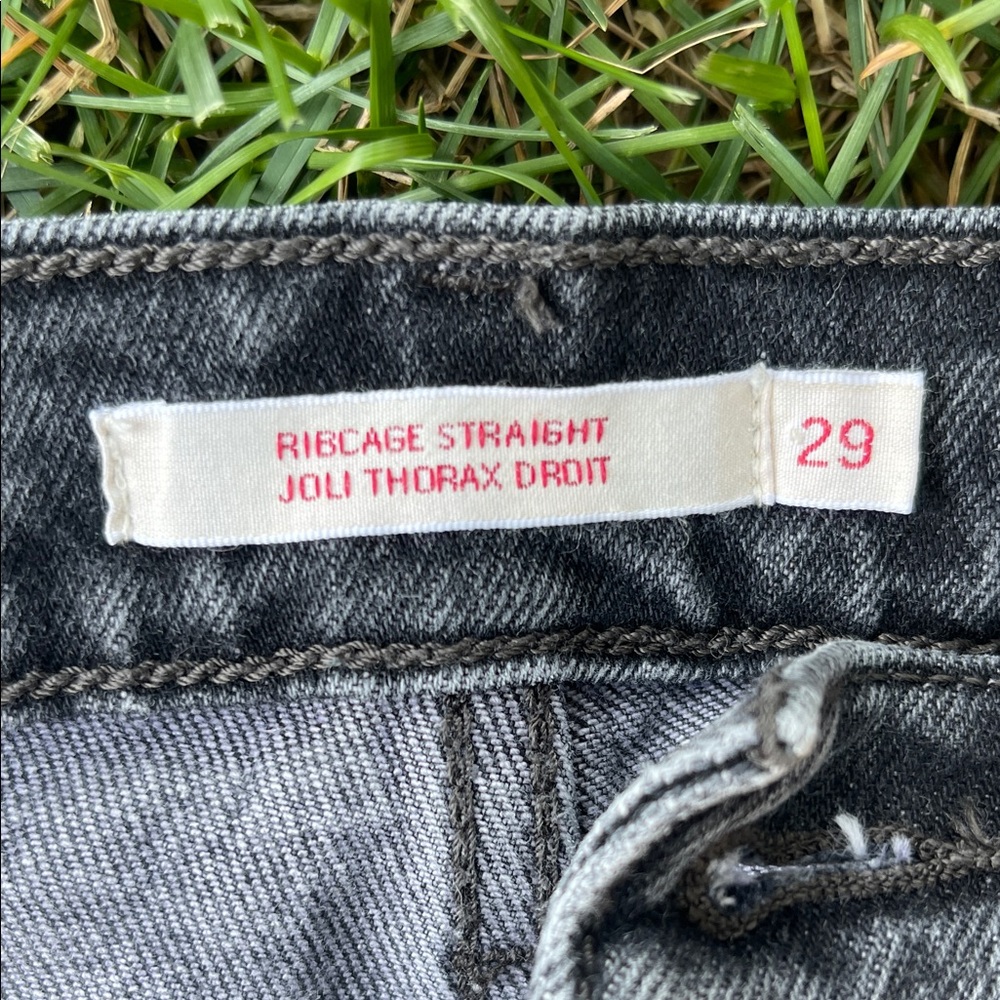 Levi's Ribcage Straight Jeans in Charcoal